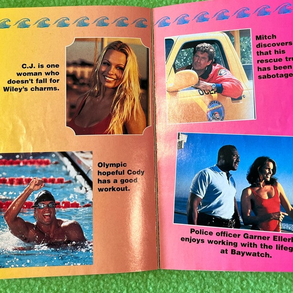 Baywatch Shark’s Cove Book #4 - Picture 7 of 8